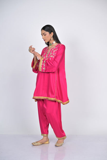 Elegant Pink Embroidered Kurta Set